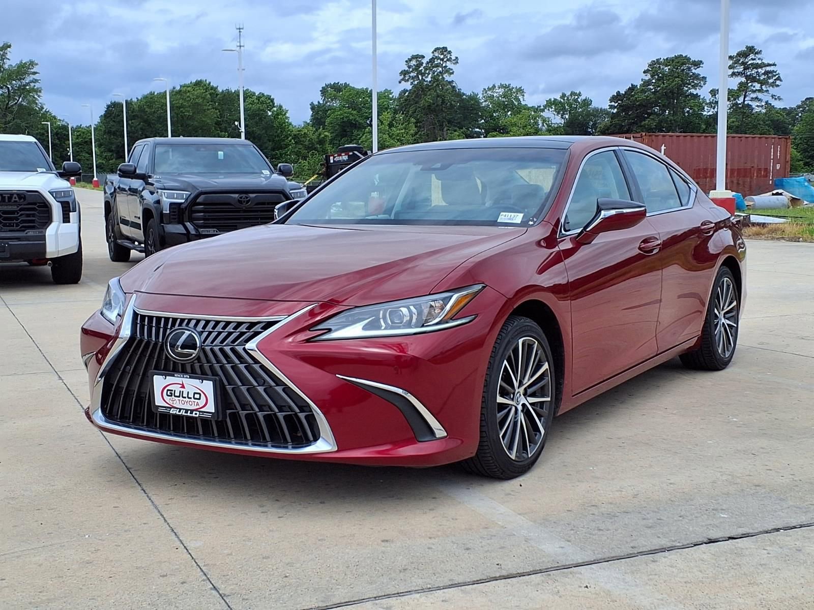 Used 2023 Lexus ES 350 w/ Premium Package FWD image 3
