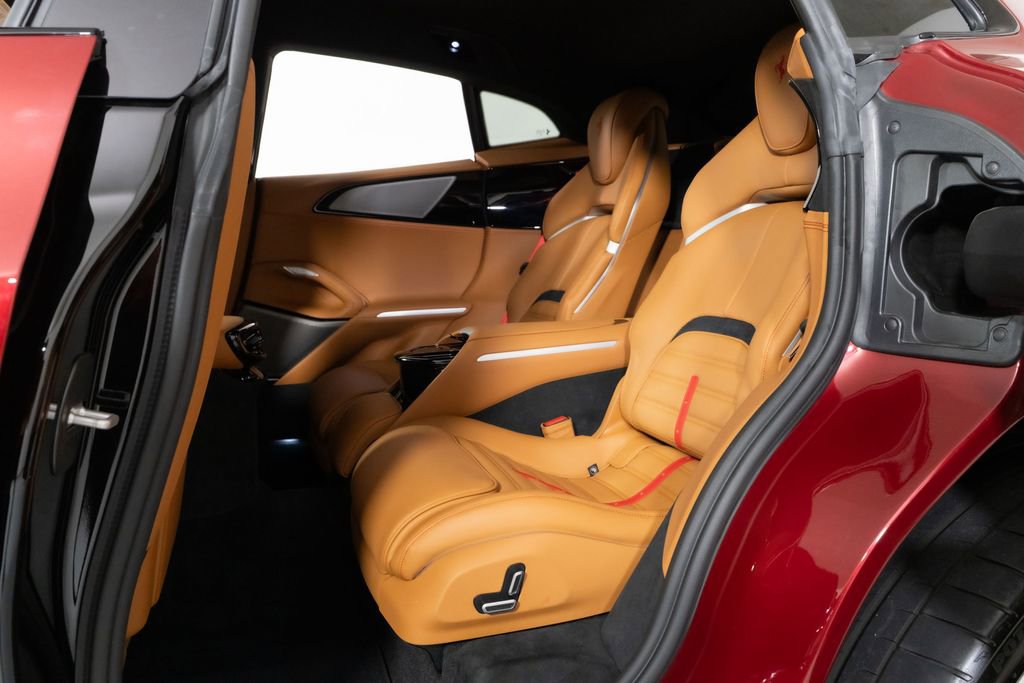 Used 2025 Ferrari Purosangue AWD/4WD image 41