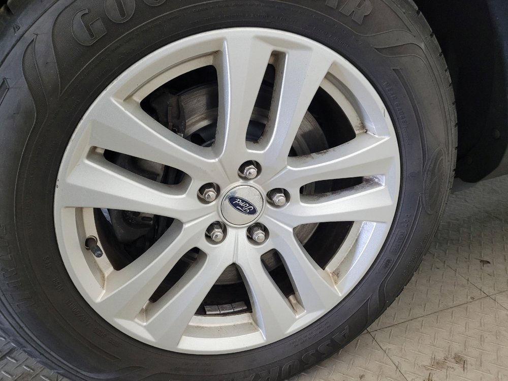 Used 2018 Ford Explorer XLT w/ Equipment Group 202A image 31