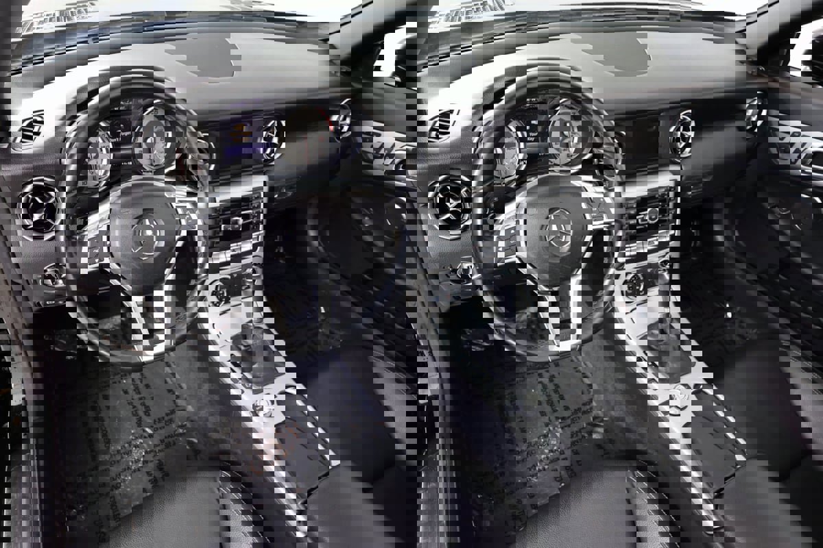 Used 2014 Mercedes-Benz SLK 250 image 19