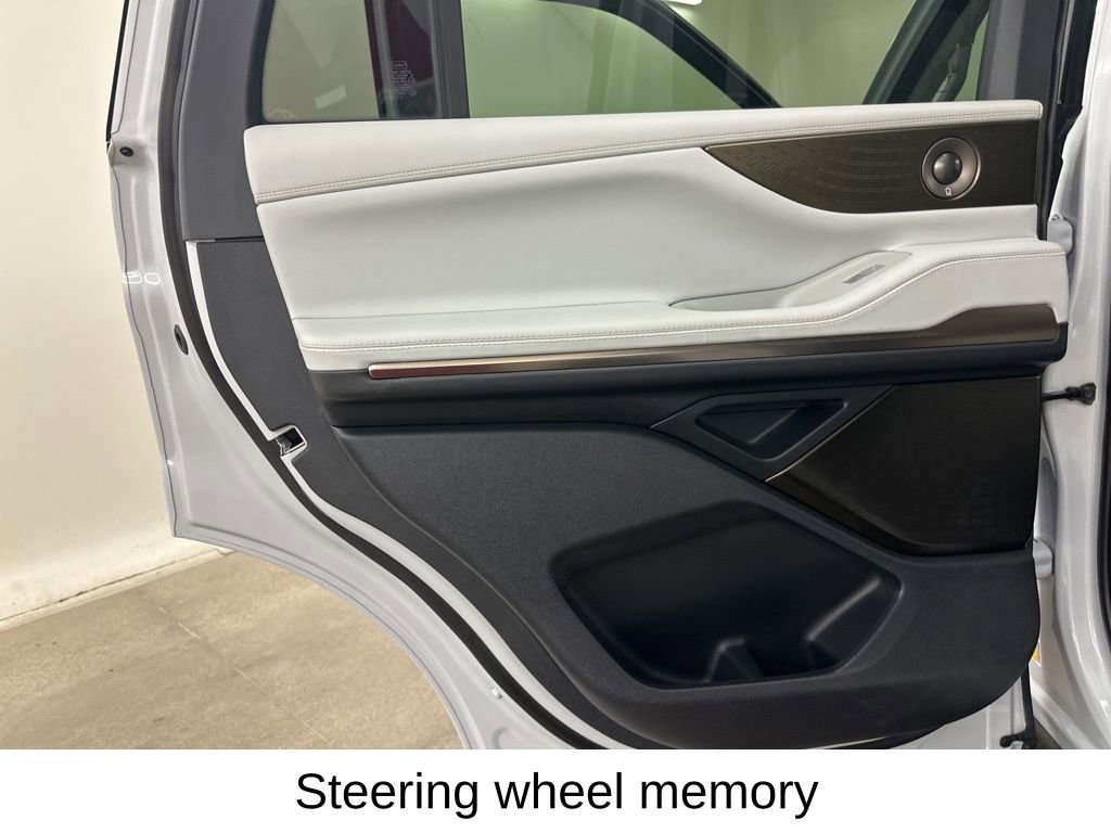 Used 2026 Lincoln Navigator Black Label image 30