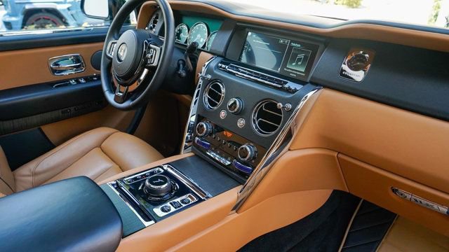 Used 2019 Rolls-Royce Cullinan image 86