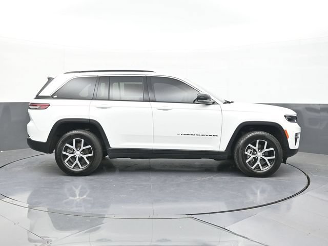 Used 2024 Jeep Grand Cherokee Limited w/ Trailer Tow Package AWD/4WD image 16