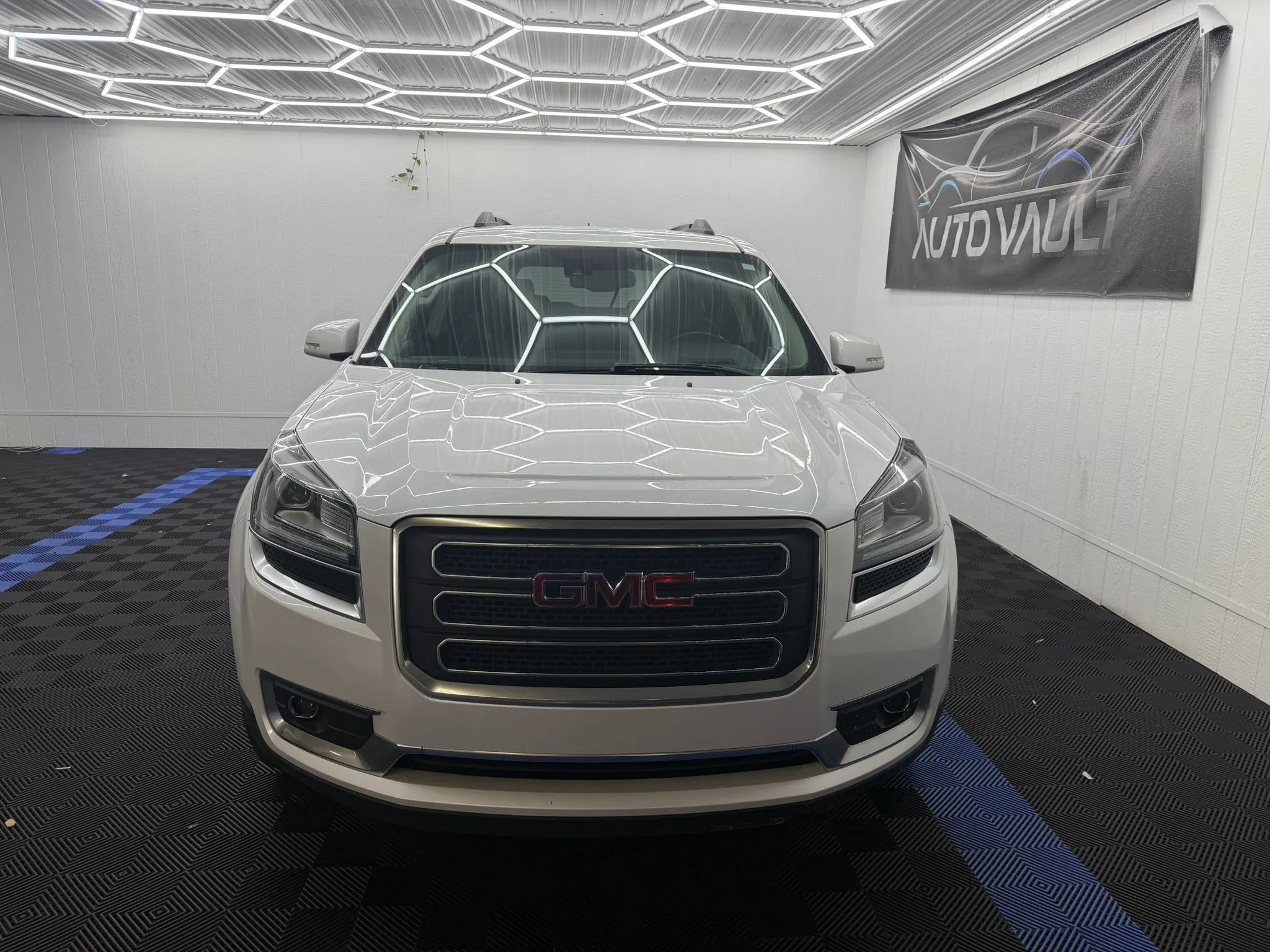 Used 2017 GMC Acadia Limited SLT FWD image 4