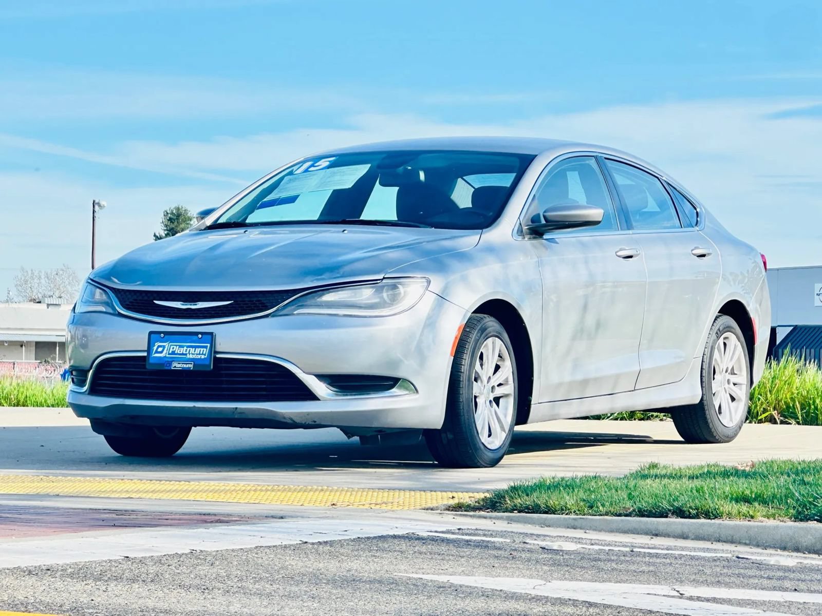 Used 2015 Chrysler 200 Limited w/ Convenience Group FWD image 3