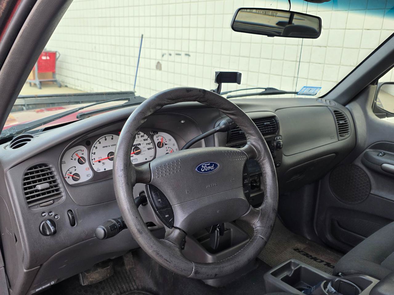 Used 2001 Ford Explorer Sport Trac 4x4 image 9