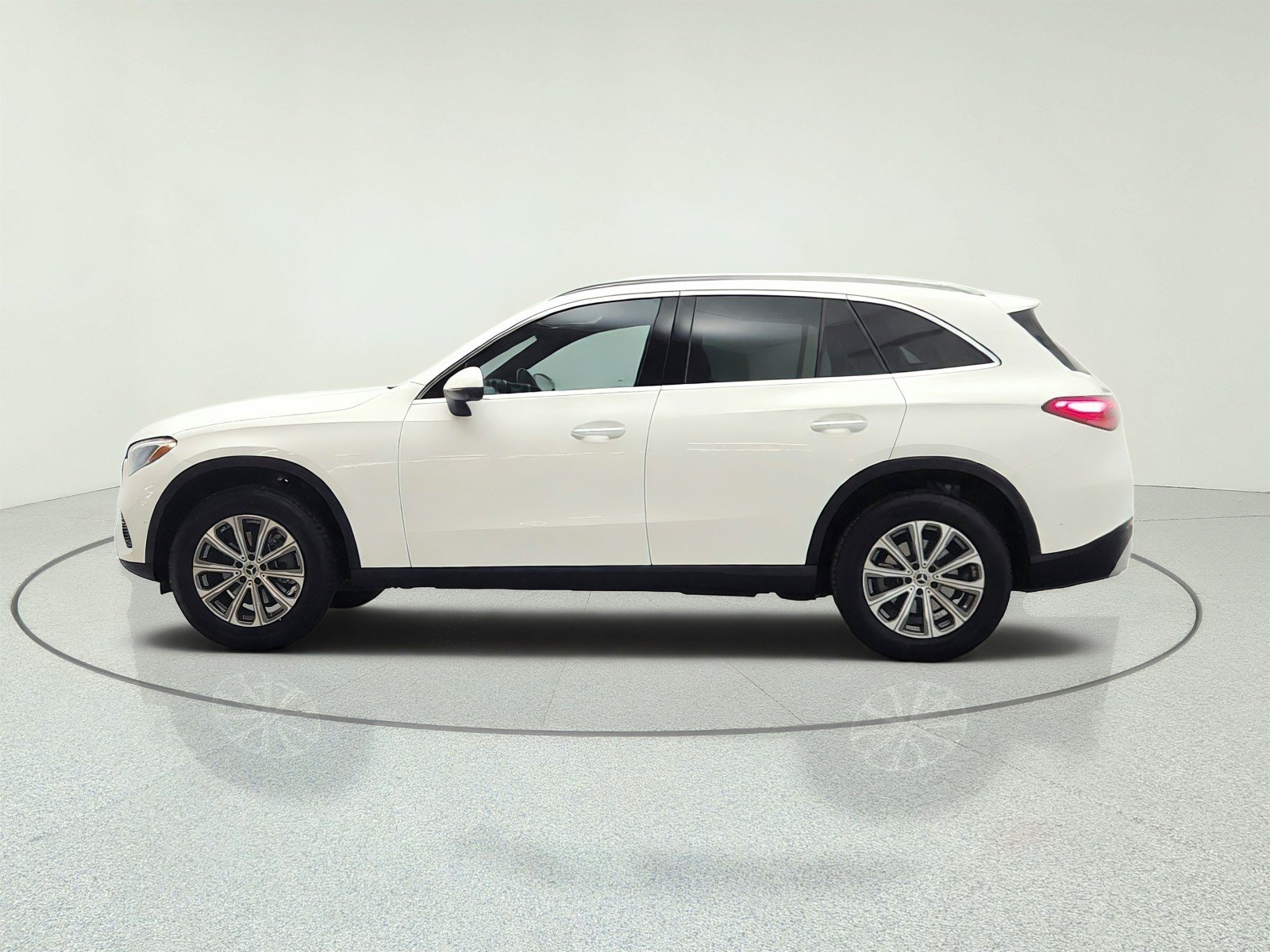 Used 2023 Mercedes-Benz GLC 300 4MATIC image 8
