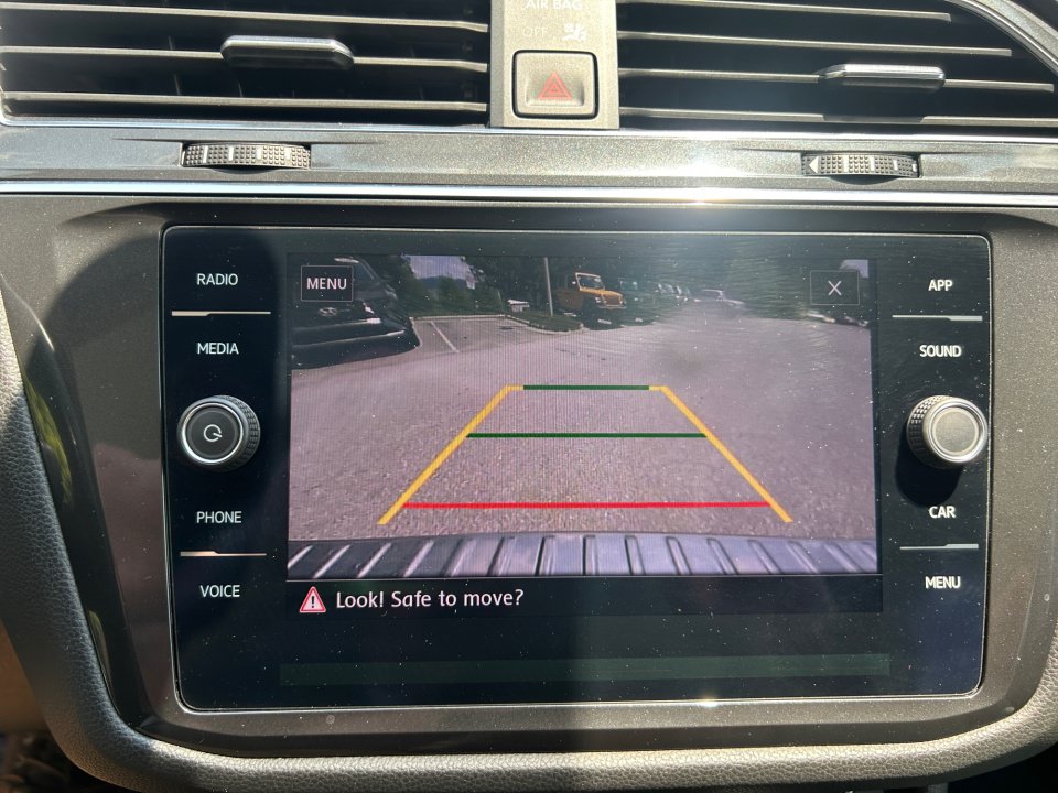 Used 2019 Volkswagen Tiguan SE w/ Panoramic Sunroof Package AWD/4WD image 19