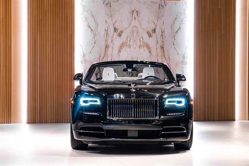 Used 2016 Rolls-Royce Dawn RWD image 3