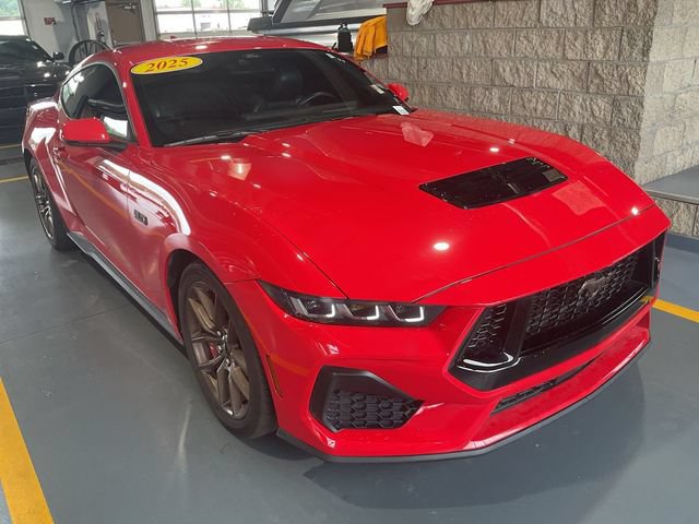 Used 2025 Ford Mustang GT Premium RWD image 2