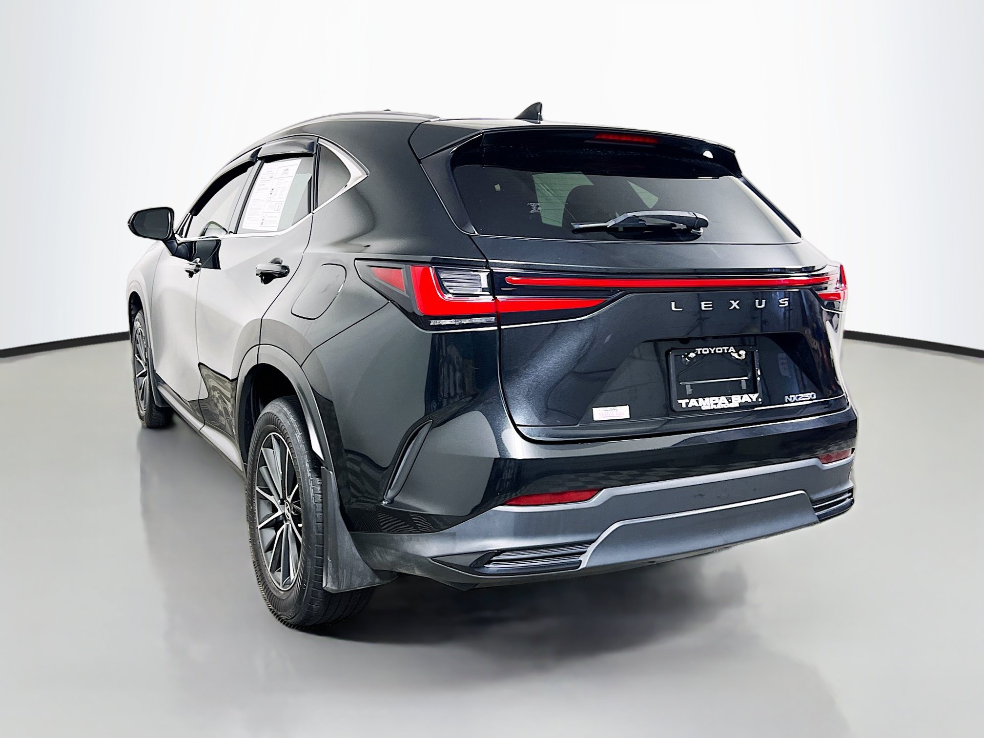 Used 2022 Lexus NX 250 FWD w/ Towing Package (2000 Lbs) image 8