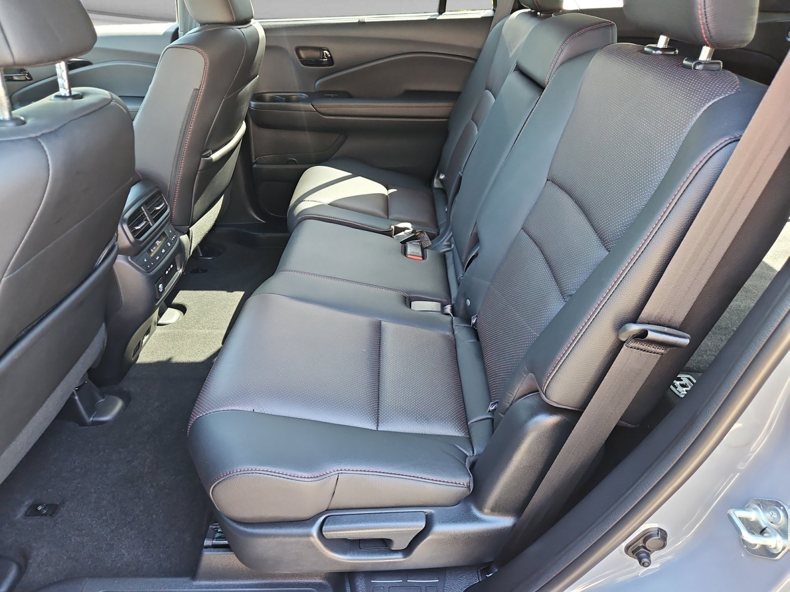 Used 2024 Honda Passport Black Edition image 14
