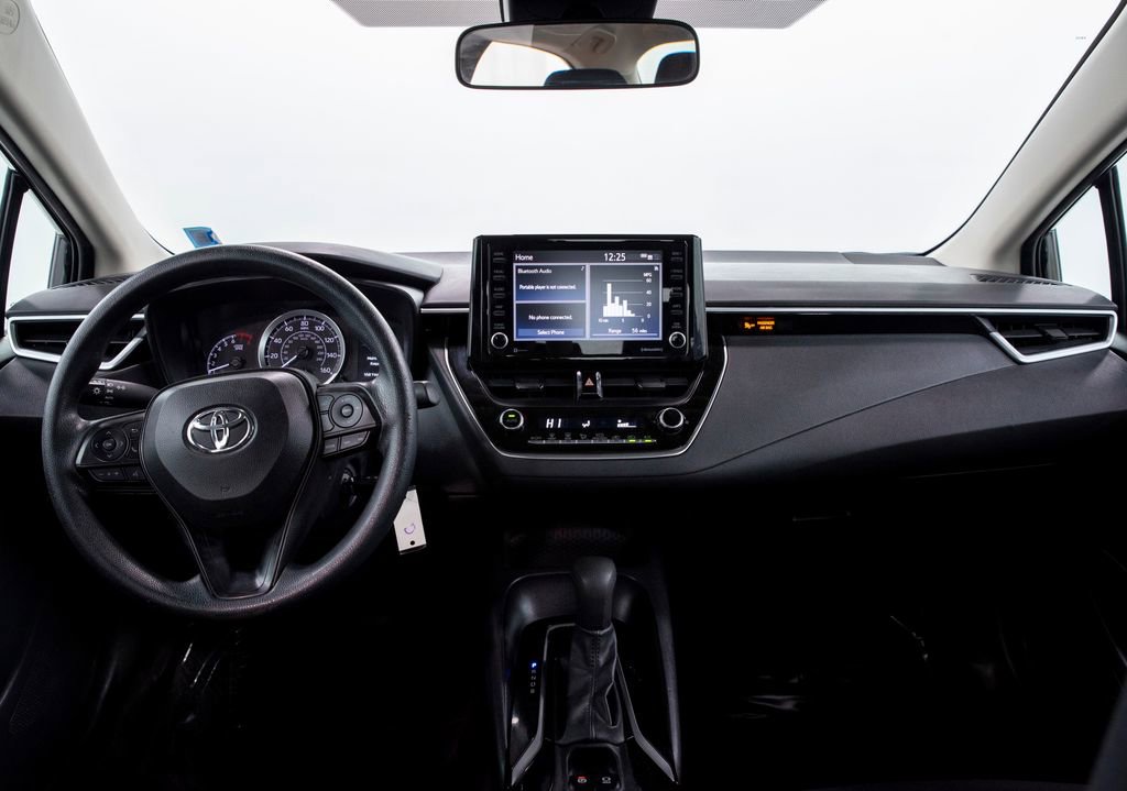 Used 2022 Toyota Corolla LE image 18