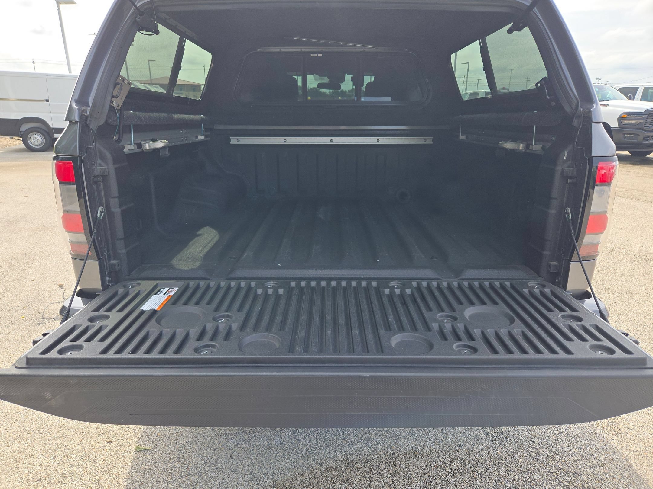 Used 2026 Nissan Frontier SV w/ SV Convenience Package RWD image 24