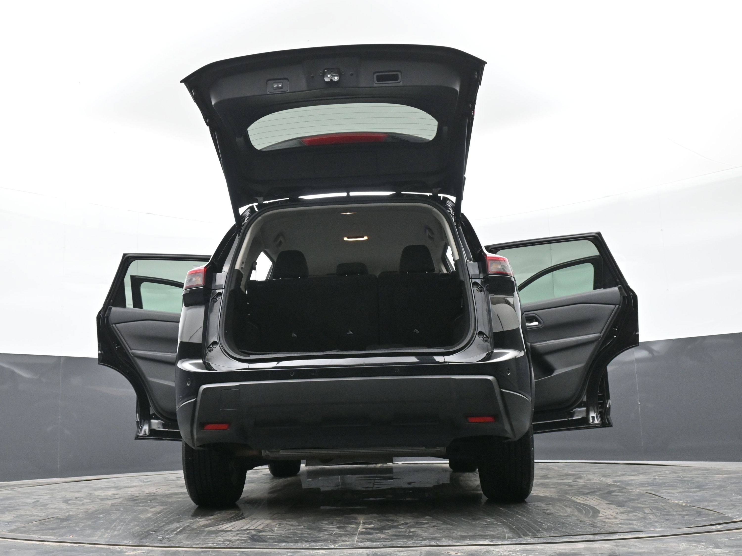 Used 2024 Nissan Rogue SV image 48