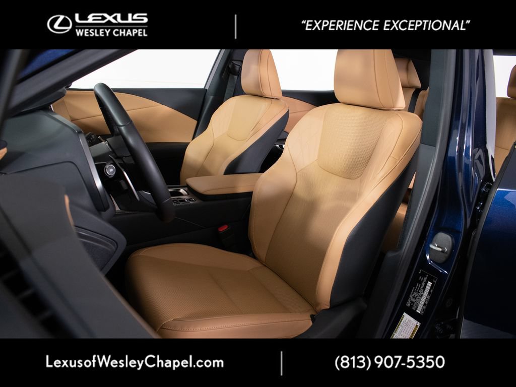 Used 2025 Lexus RX 350 Premium w/ Accessory Package (Z1) FWD image 13