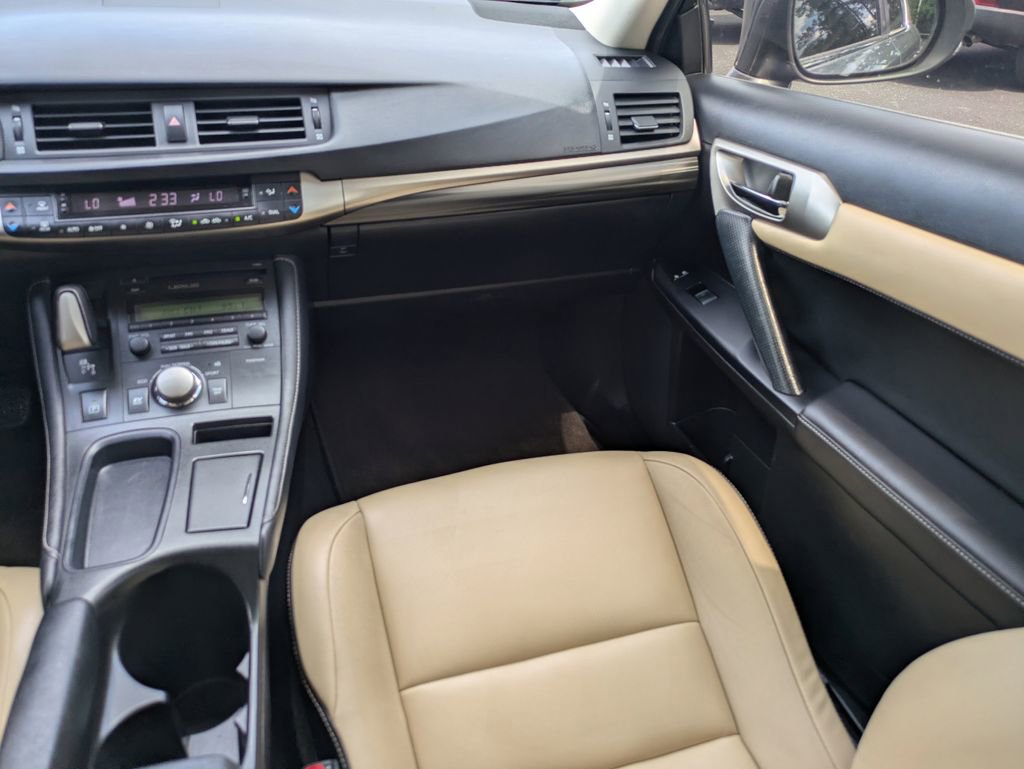 Used 2016 Lexus CT 200h w/ Accessory Package 2 image 19