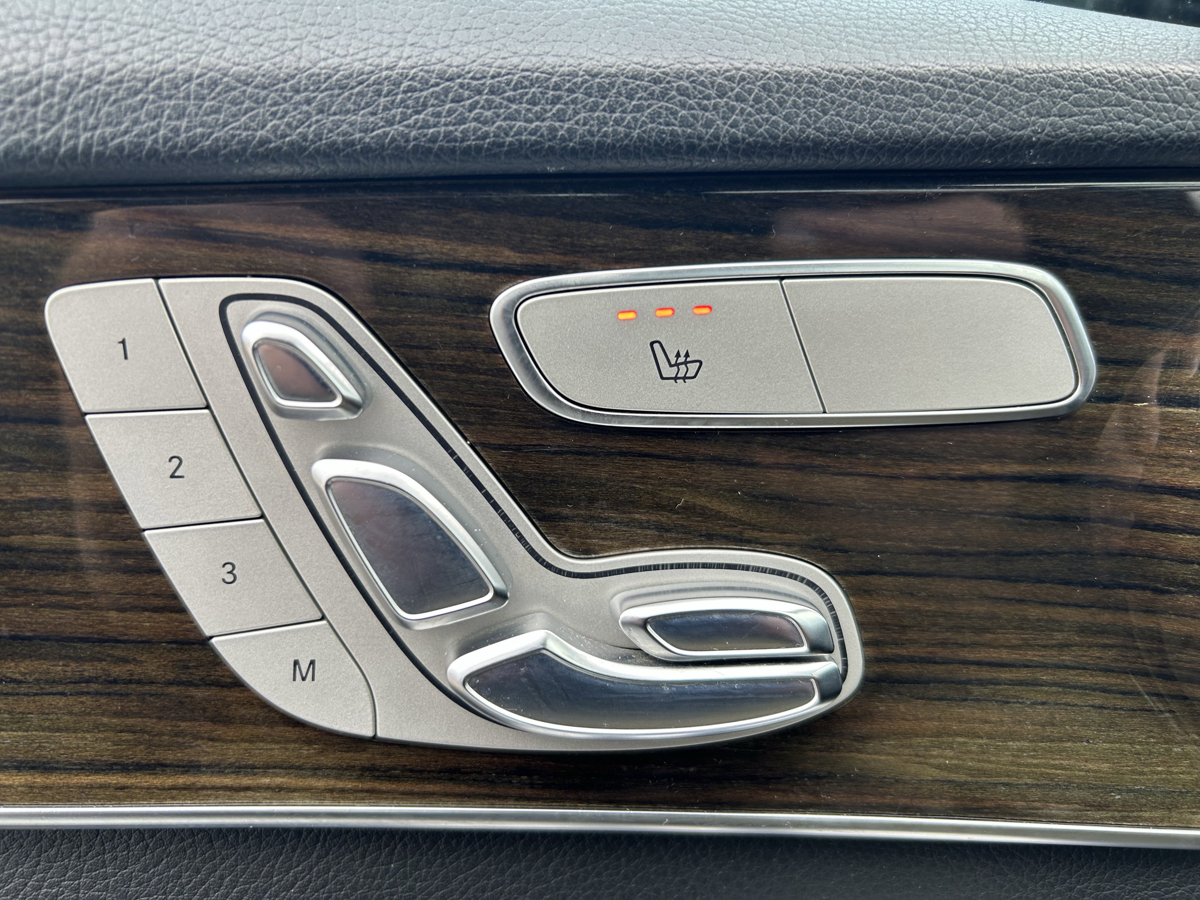 Used 2018 Mercedes-Benz C 300 4MATIC Sedan image 21