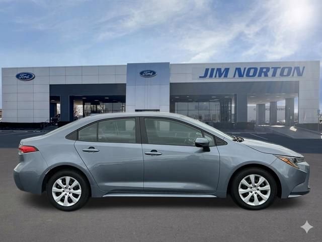 Used 2024 Toyota Corolla LE FWD image 3