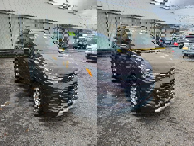 Used 2021 Chevrolet Trax LT w/ LT Convenience Package image 5