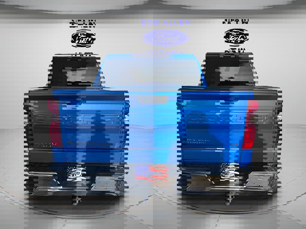 Used 2025 Chevrolet Silverado 1500 LT image 4