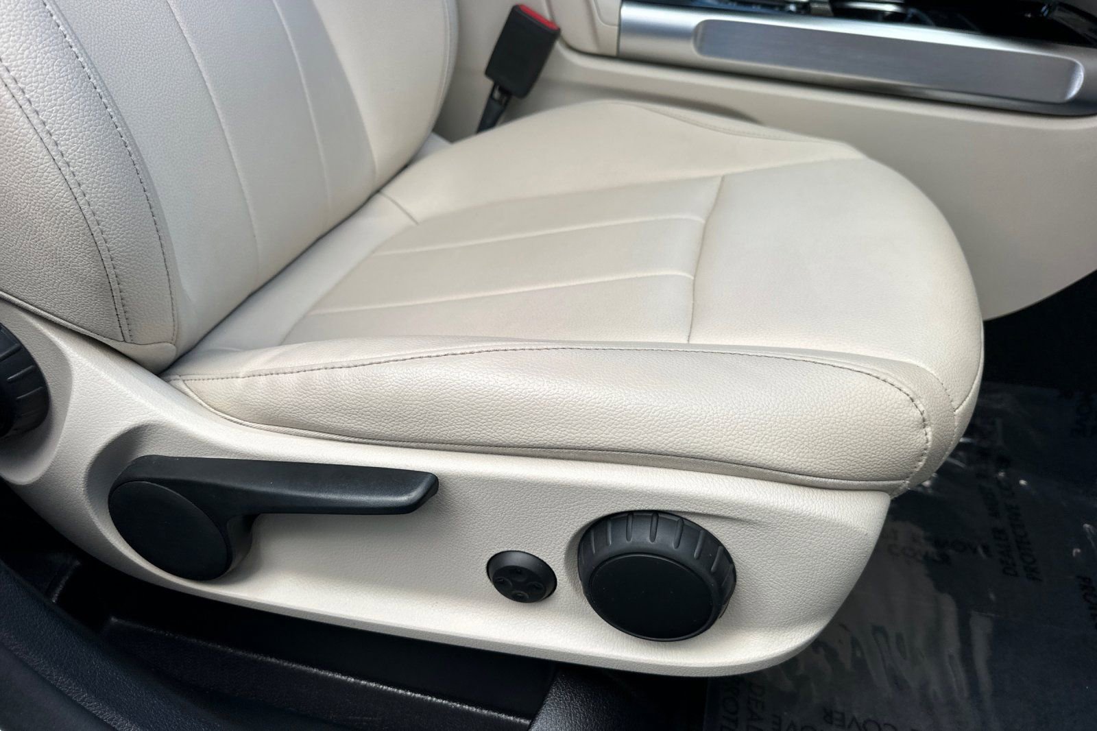 Used 2022 Mercedes-Benz GLB 250 image 24