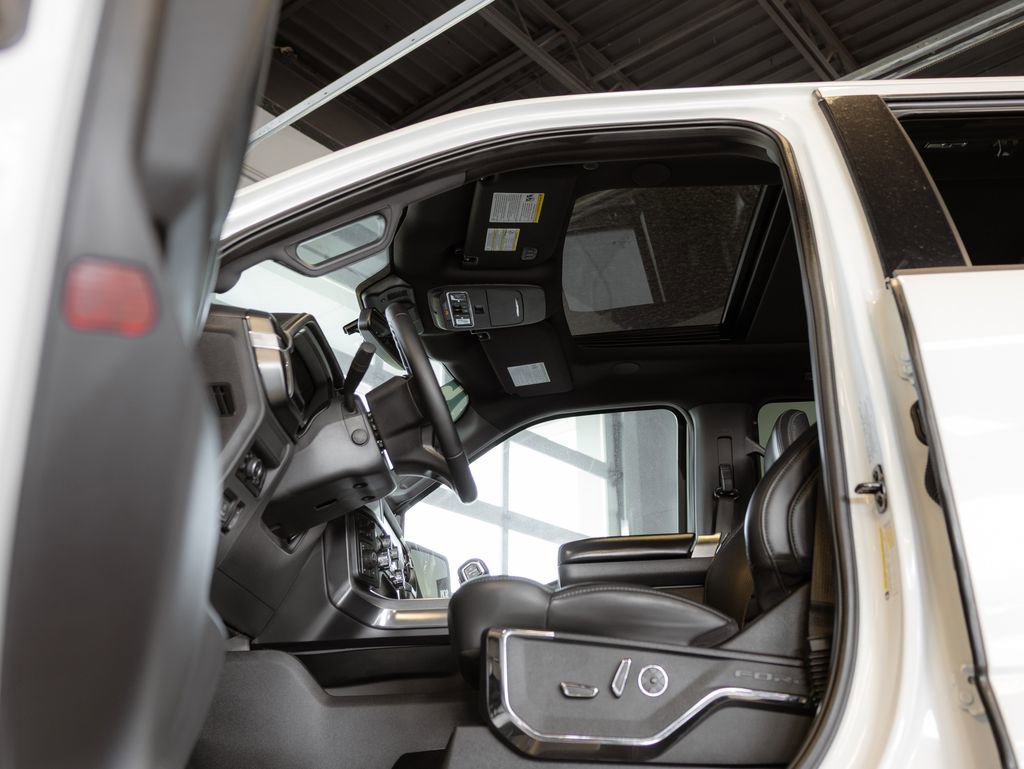 Used 2025 Ford F150 Platinum w/ Equipment Group 702A High AWD/4WD image 9
