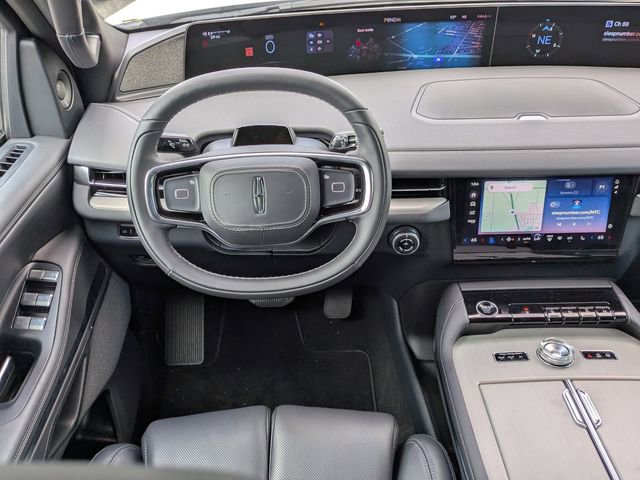 New 2025 Lincoln Navigator Reserve w/ Jet Appearance Package AWD/4WD image 15