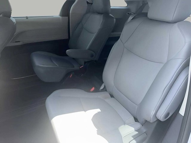 Used 2023 Toyota Sienna XLE image 15