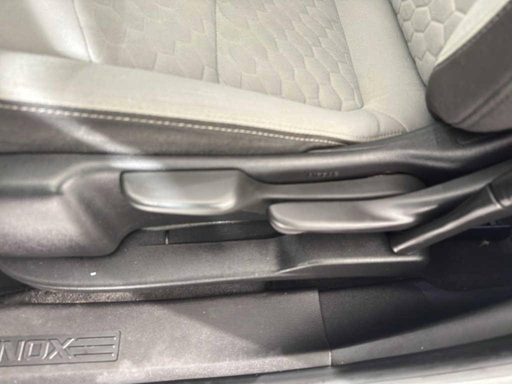 Used 2018 Chevrolet Equinox LS image 18