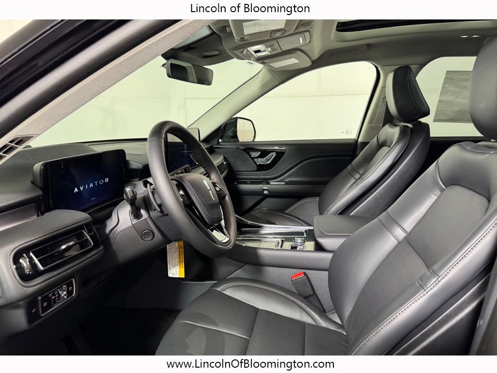 New 2026 Lincoln Aviator AWD w/ Jet Appearance Package image 26