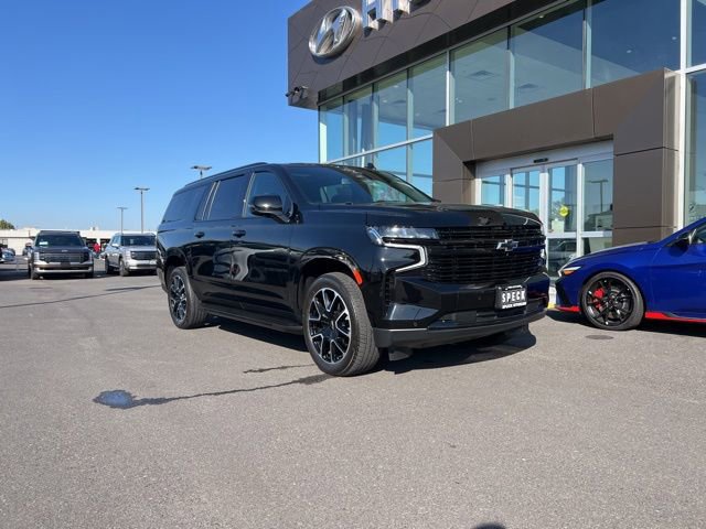 Used 2024 Chevrolet Suburban RST w/ Luxury Package image 1