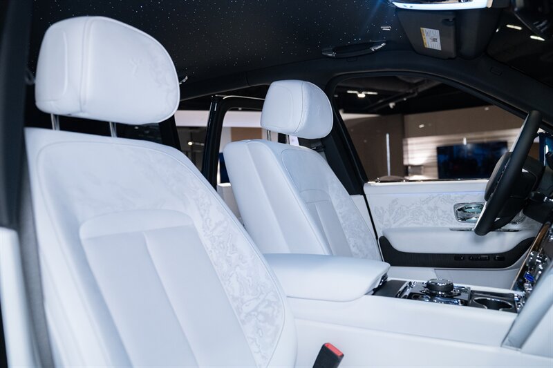 Used 2026 Rolls-Royce Cullinan AWD/4WD image 35