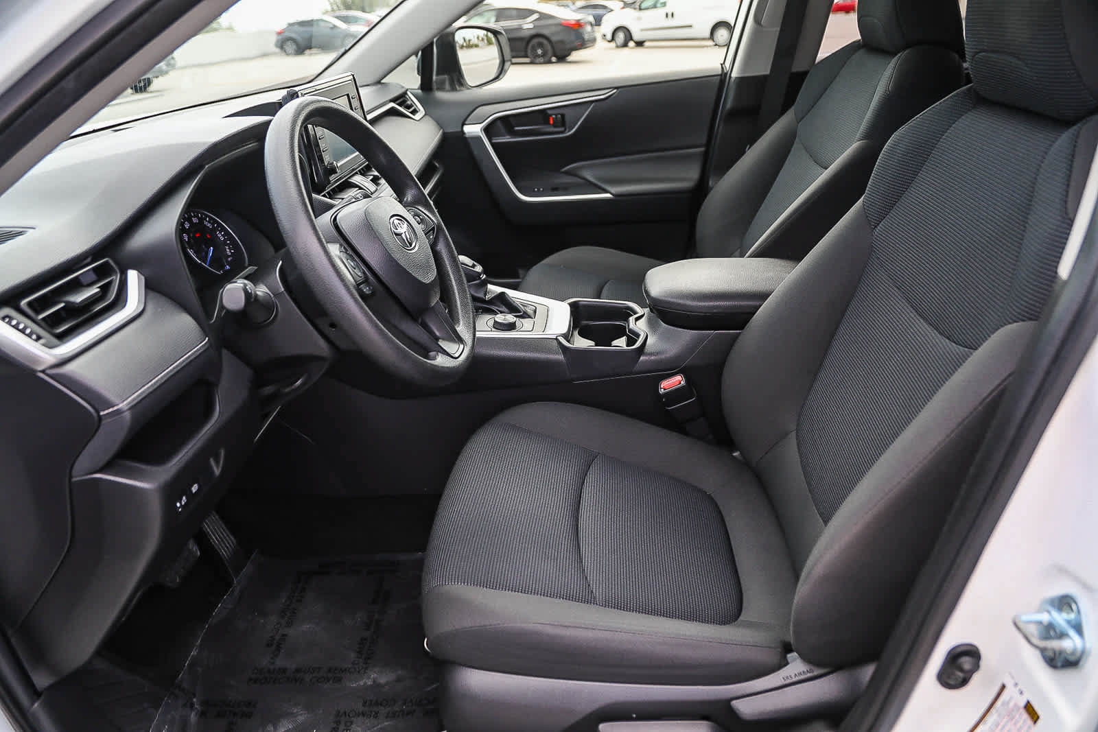 Used 2021 Toyota RAV4 LE AWD/4WD image 17