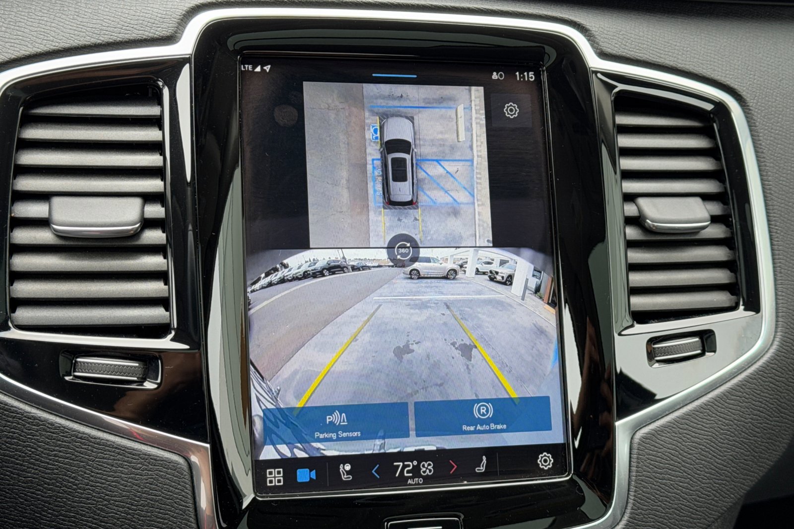 Certified 2025 Volvo XC90 B6 Plus w/ Protection Package Premier image 23
