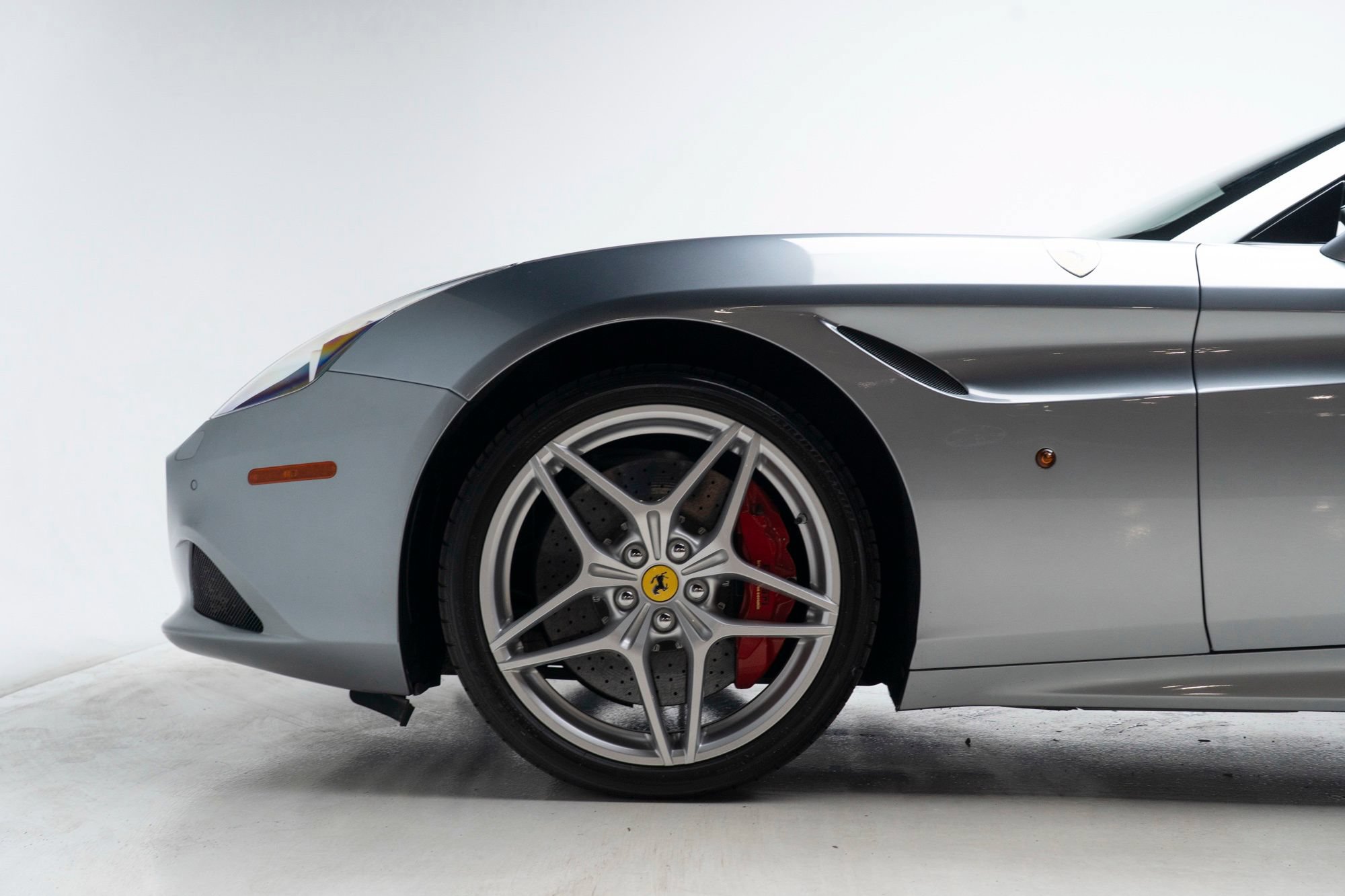 Used 2016 Ferrari California T RWD image 68