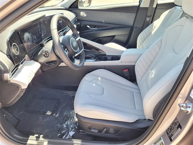New 2025 Hyundai Elantra Limited image 8