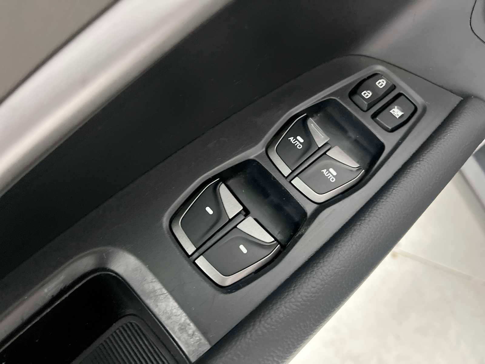 Used 2015 Hyundai Santa Fe Sport image 15