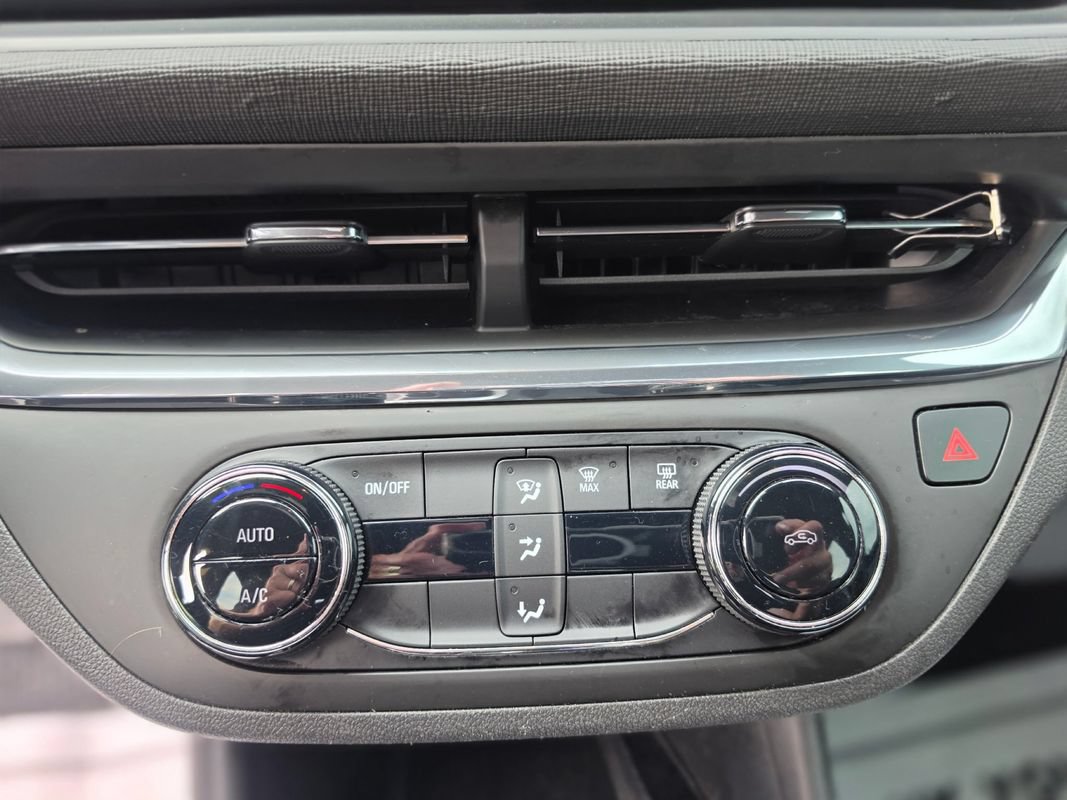 Used 2024 Buick Envista Preferred w/ Convenience II Package FWD image 17