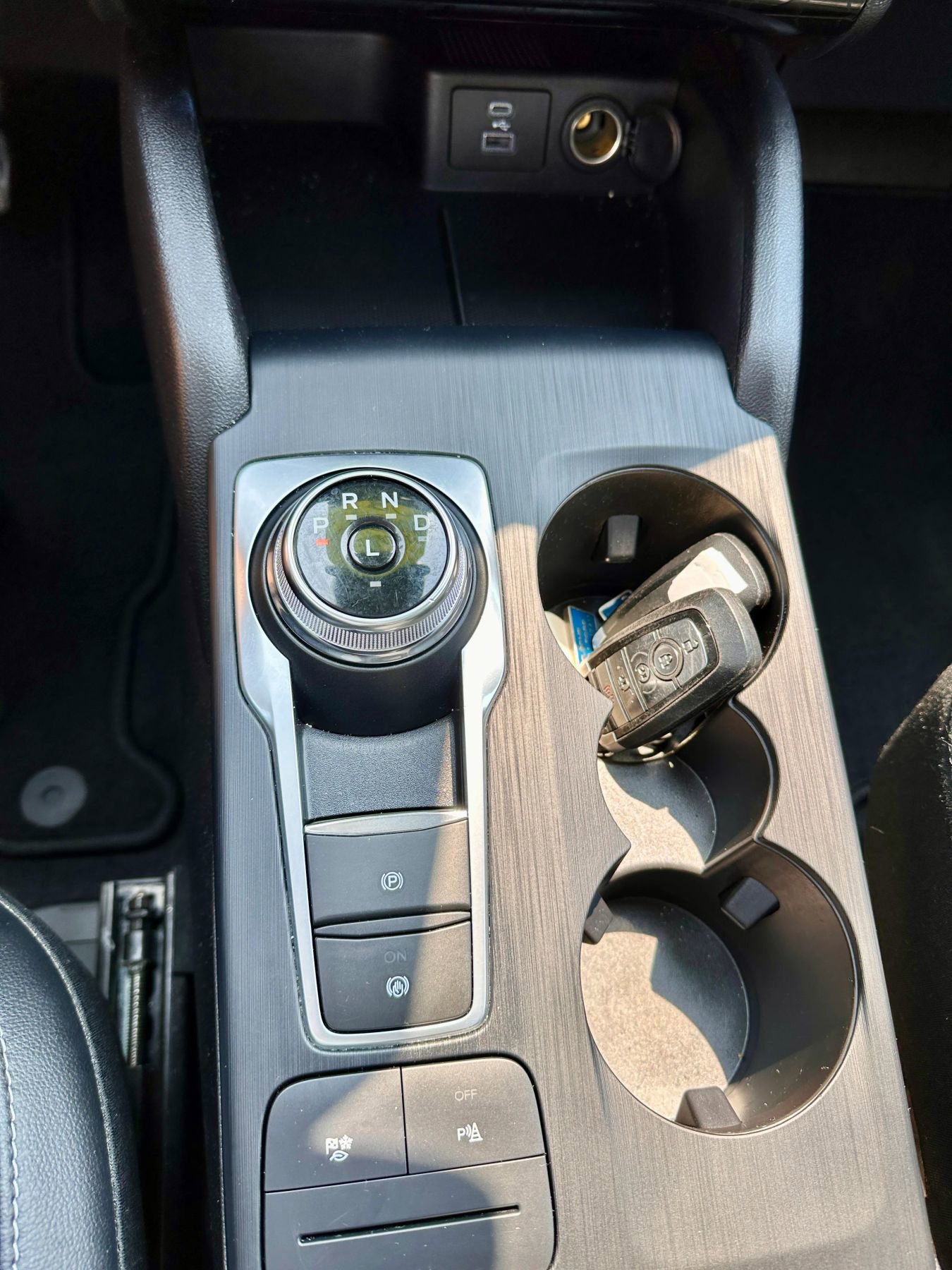 Used 2022 Ford Escape Titanium image 8