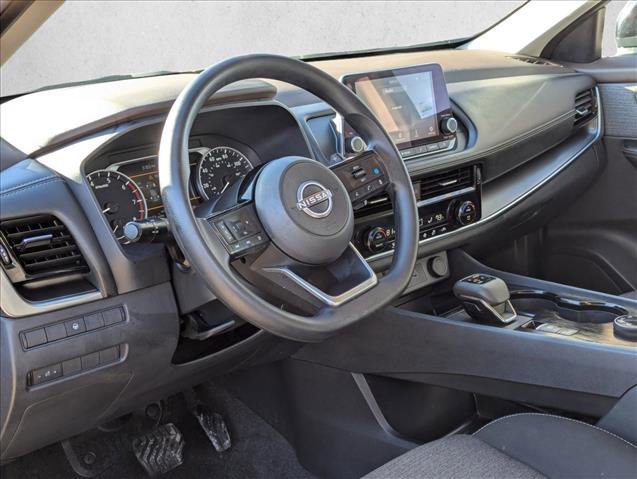 Used 2023 Nissan Rogue SV image 9