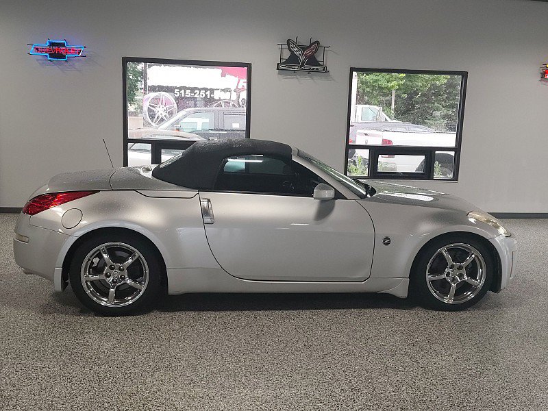 Used 2007 Nissan 350Z Touring RWD image 15
