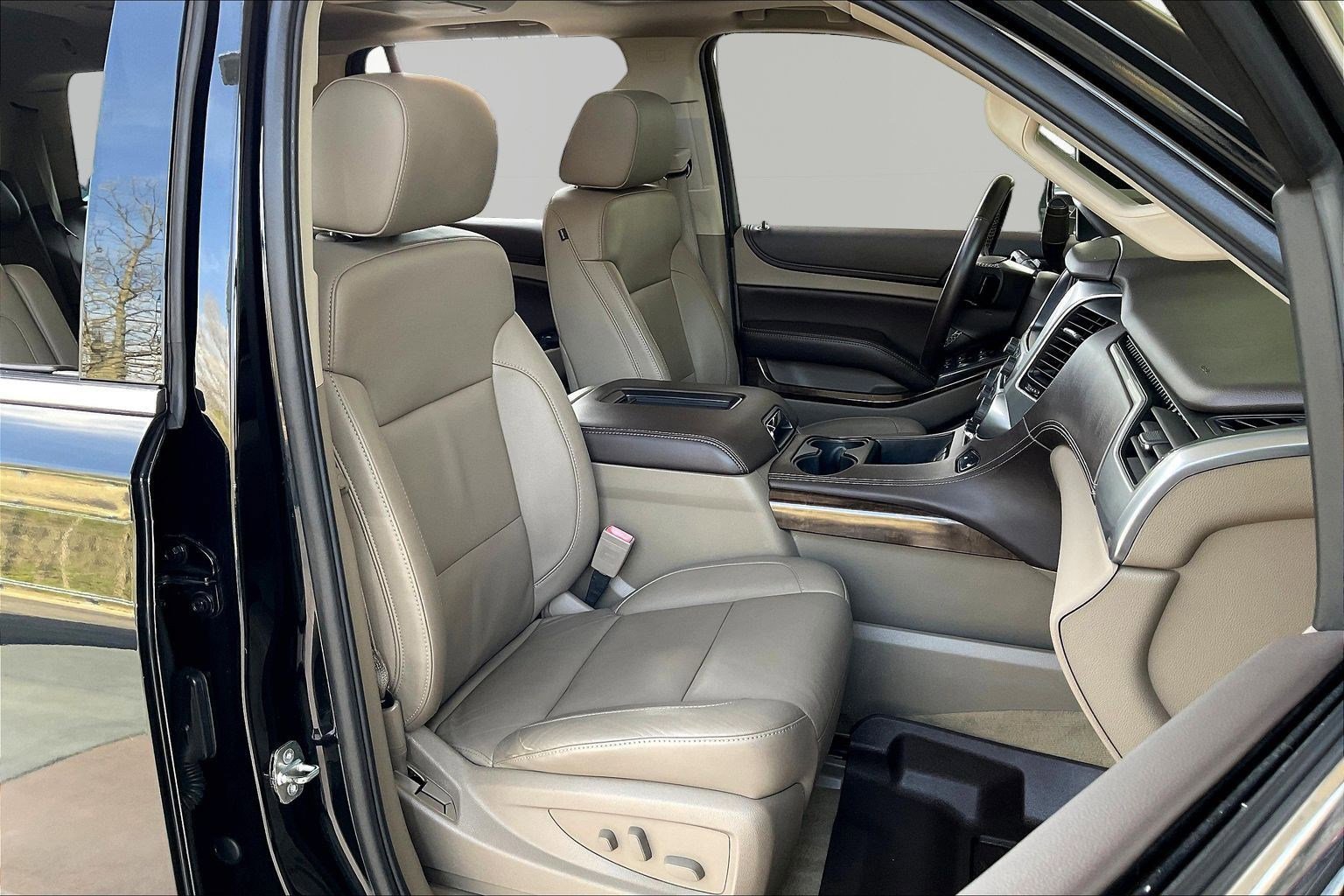 Used 2015 Chevrolet Tahoe LT image 30