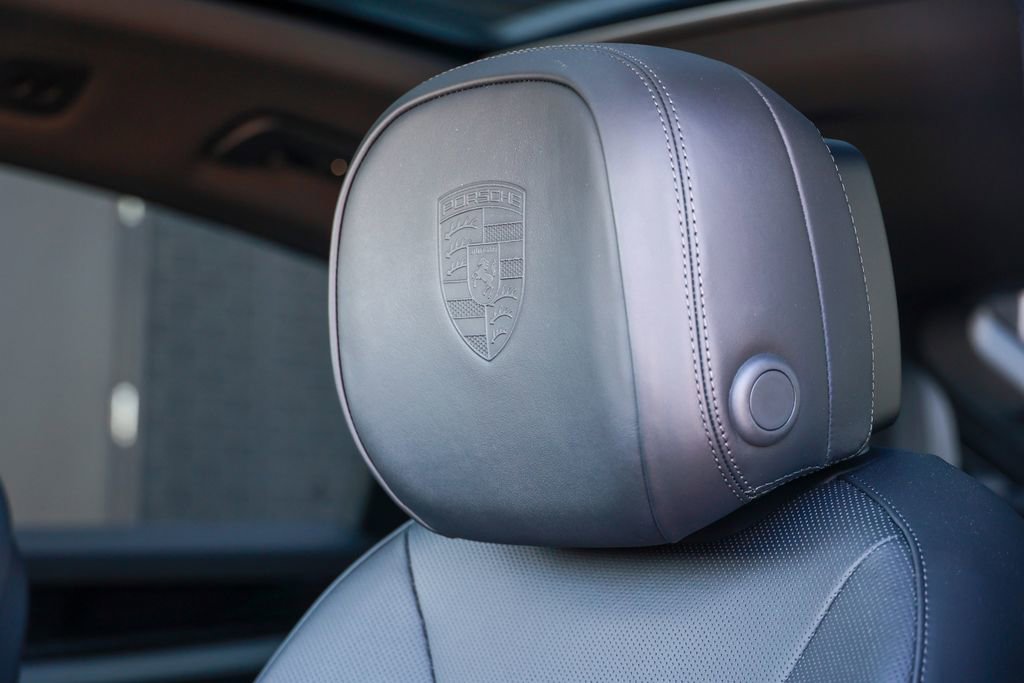 Certified 2025 Porsche Cayenne E-Hybrid Coupe image 54