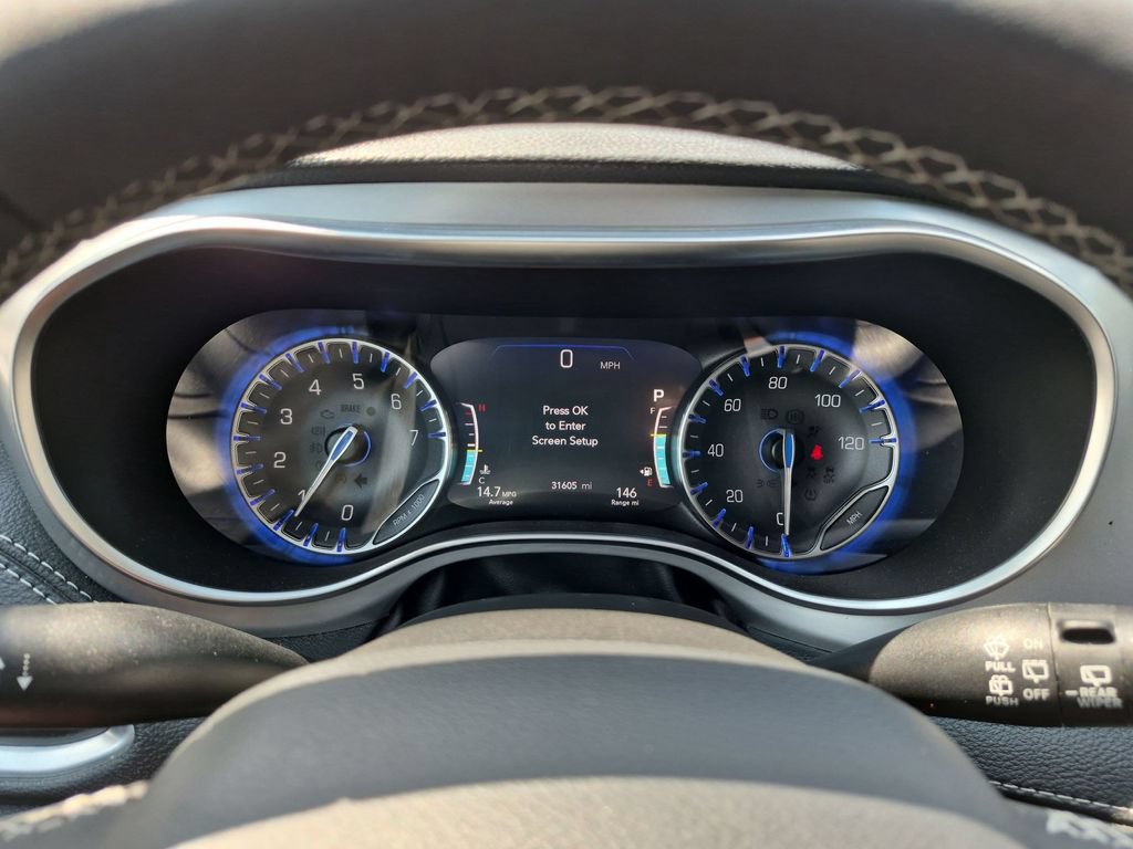 Used 2025 Chrysler Pacifica Limited FWD image 19