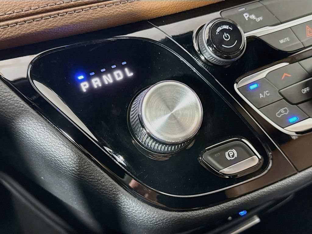 Used 2020 Chrysler Pacifica Limited FWD image 20