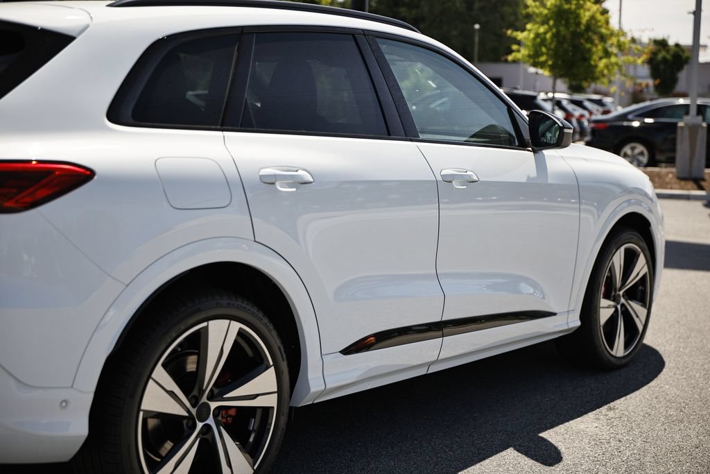 New 2026 Audi SQ5 Premium Plus AWD/4WD image 7