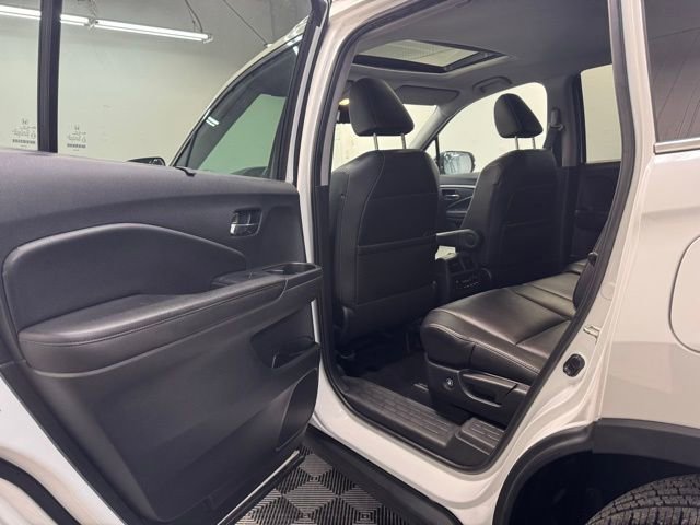 Used 2020 Honda Pilot Black Edition image 26