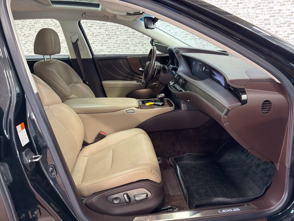 Used 2020 Lexus LS 500 w/ Accessory Package (Z2) image 11