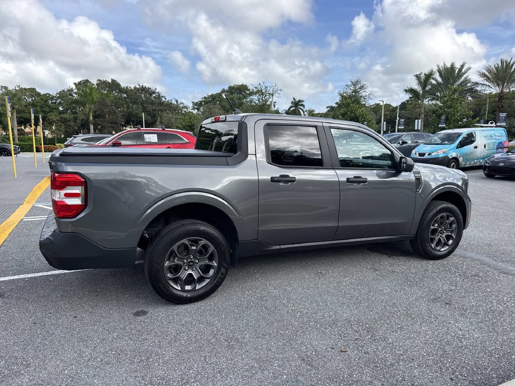 Used 2022 Ford Maverick XLT FWD image 4